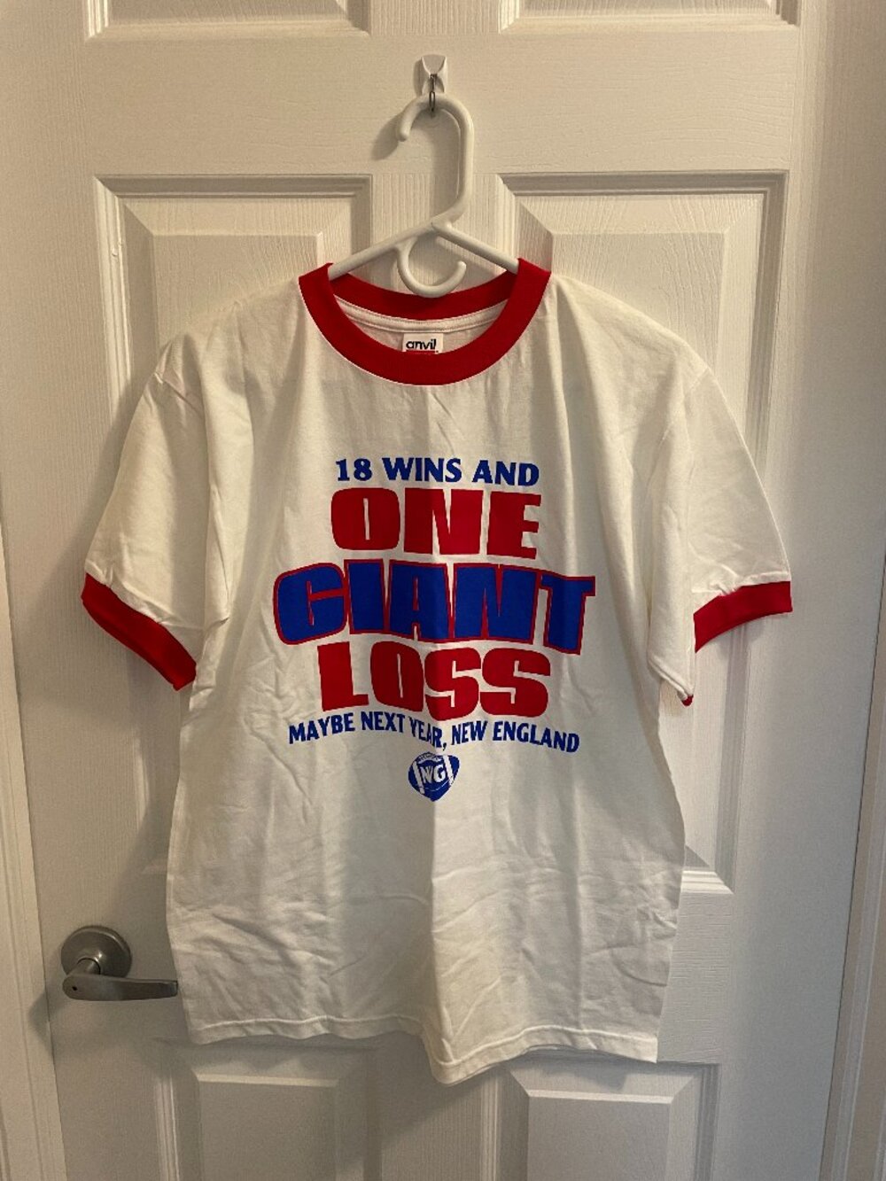 New York Giants Super Bowl T Shirt Mens Medium 18 Wins 1 Giant Loss White